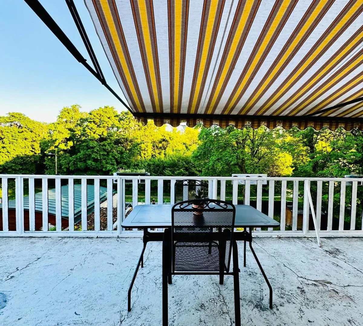 Apartment Spacious 6Br Shared Villa With Garden Near Danube For 16 Guests Vienna