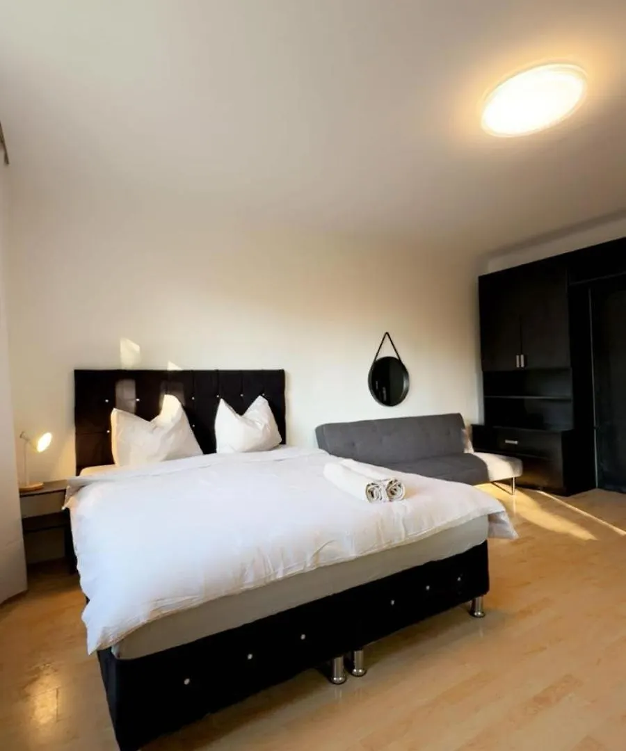 Apartment Spacious 6Br Shared Villa With Garden Near Danube For 16 Guests Vienna
