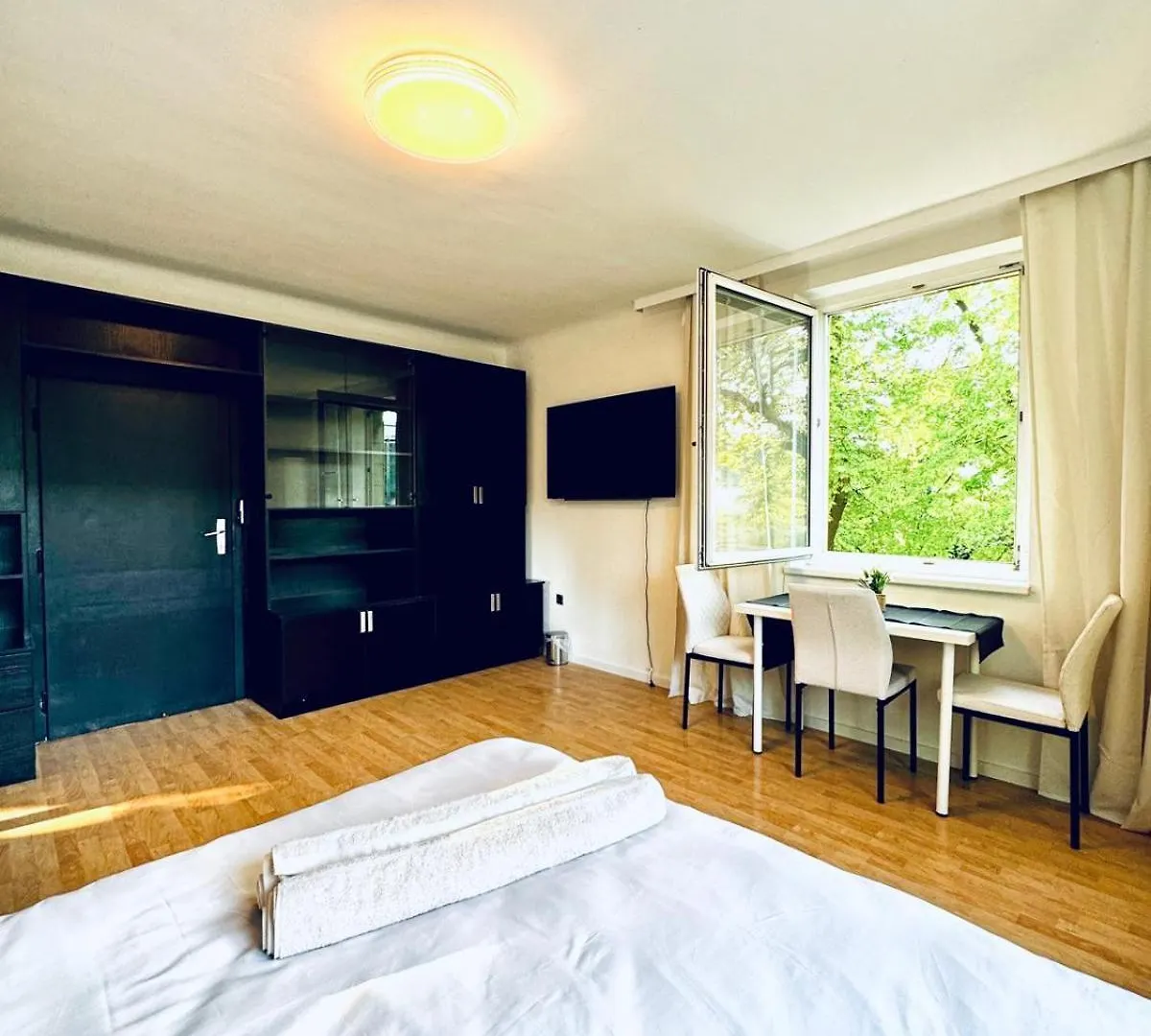 Apartment Spacious 6Br Shared Villa With Garden Near Danube For 16 Guests Vienna