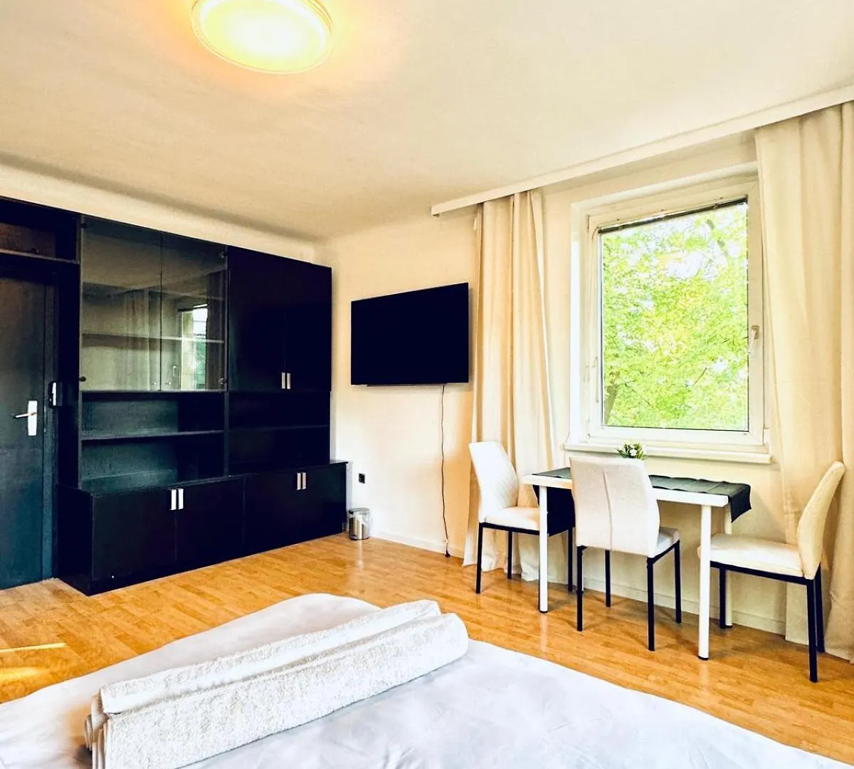 Spacious 6Br Shared Villa With Garden Near Danube For 16 Guests Vienna 0*,  Austria