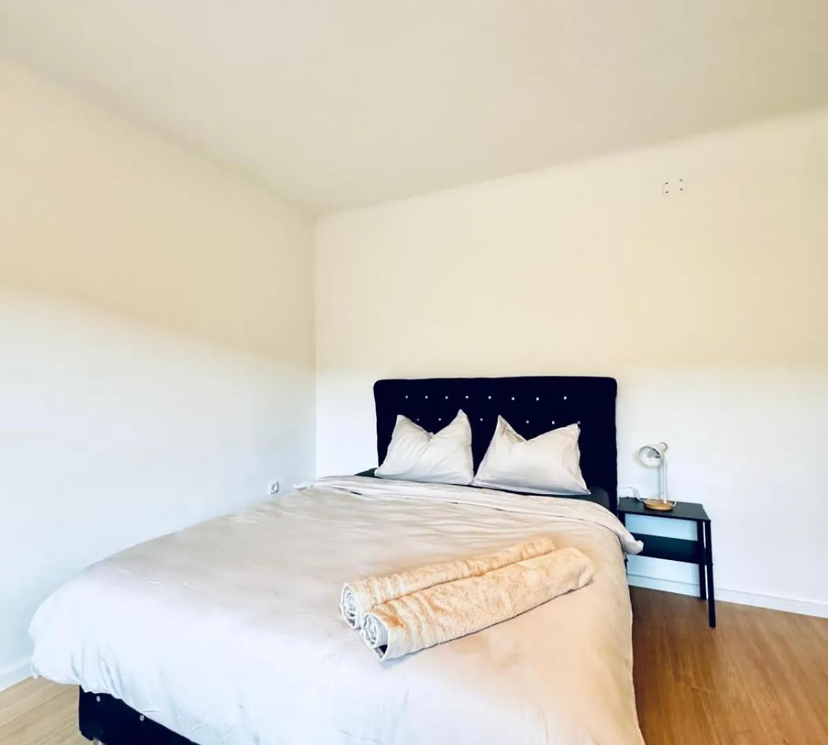 Spacious 6Br Shared Villa With Garden Near Danube For 16 Guests Vienna 0*,  Austria