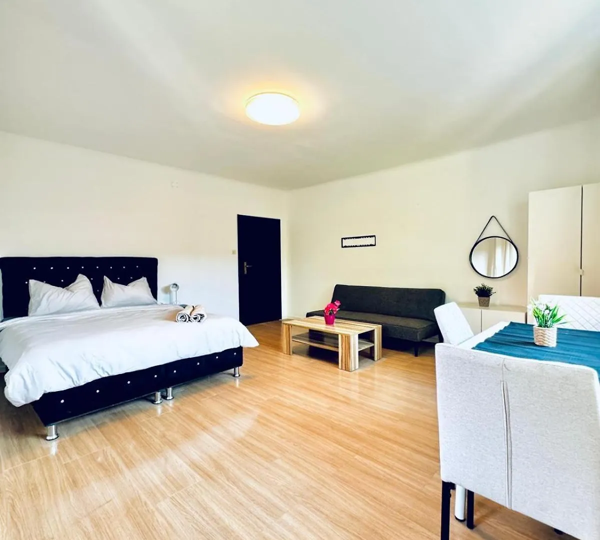 Spacious 6Br Shared Villa With Garden Near Danube For 16 Guests Vienna 0*,