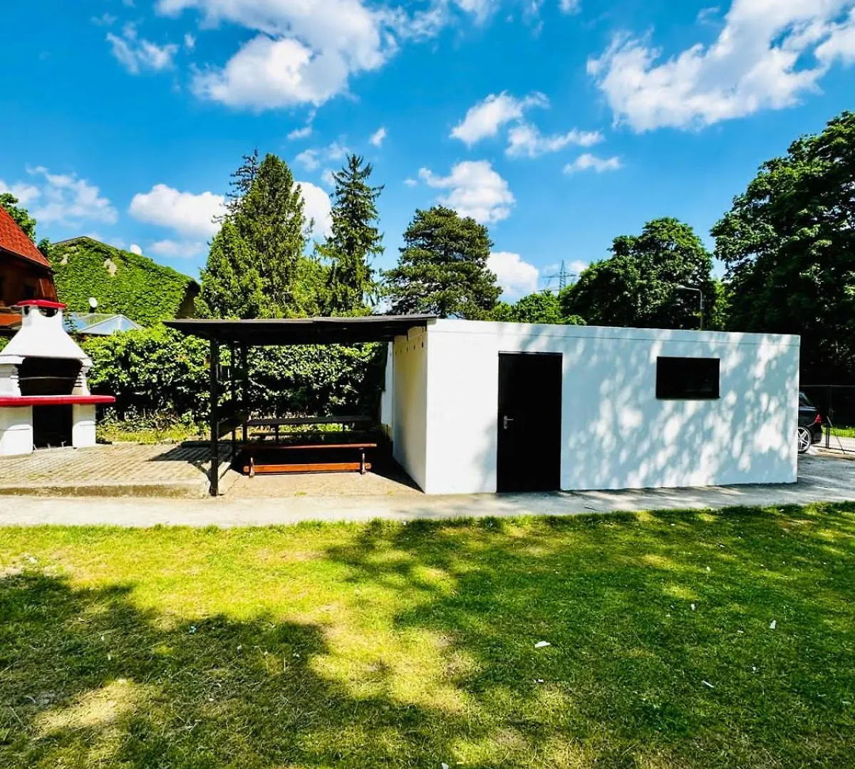 Spacious 6Br Shared Villa With Garden Near Danube For 16 Guests Vienna Austria
