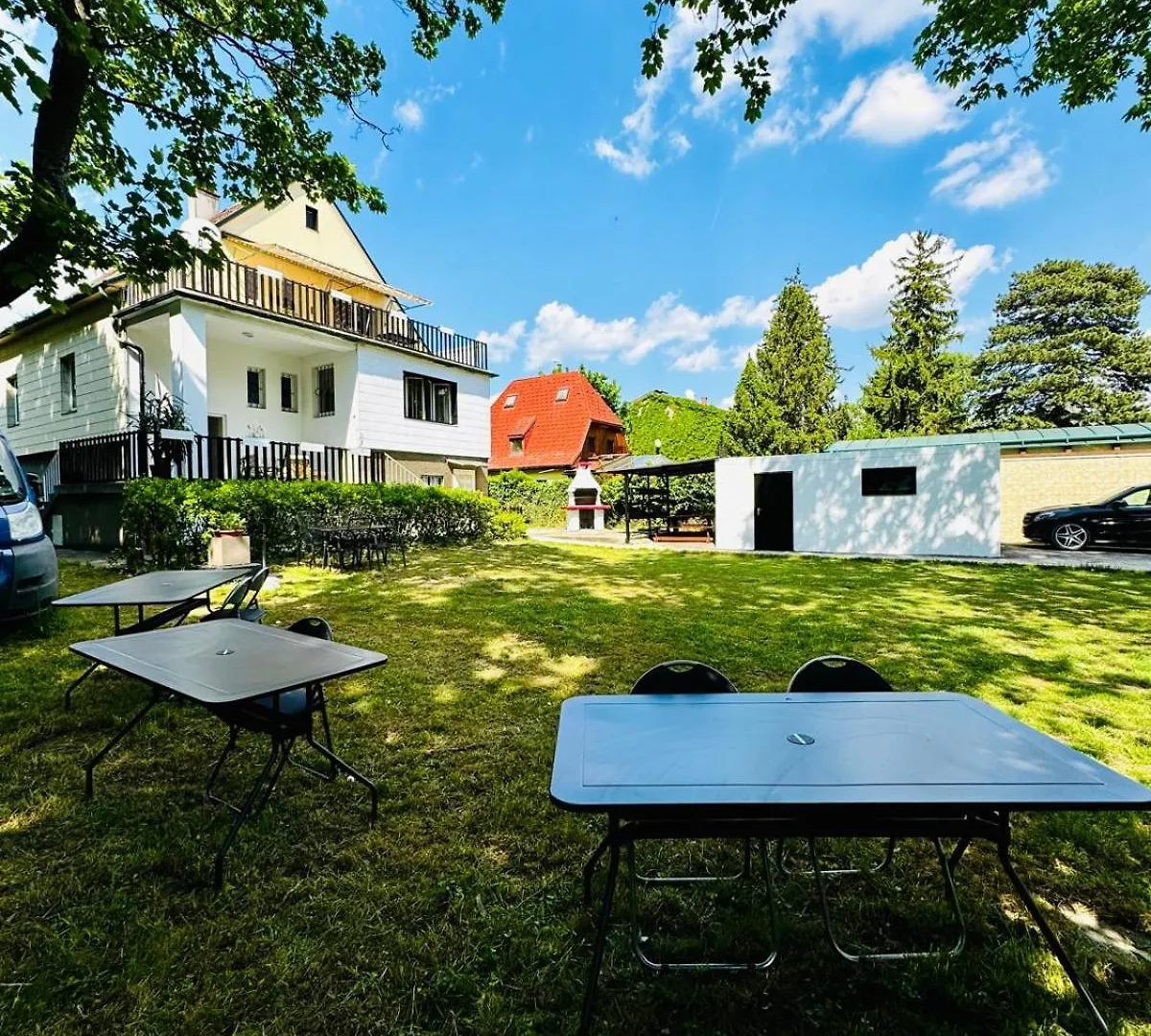 Spacious 6Br Shared Villa With Garden Near Danube For 16 Guests Vienna