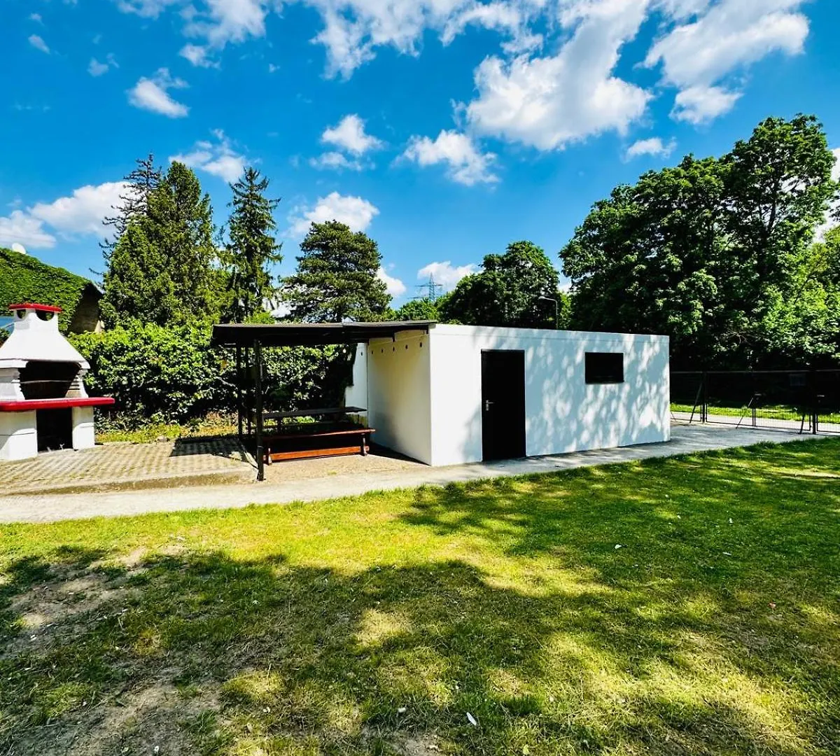 Spacious 6Br Shared Villa With Garden Near Danube For 16 Guests Vienna 0*,  Austria