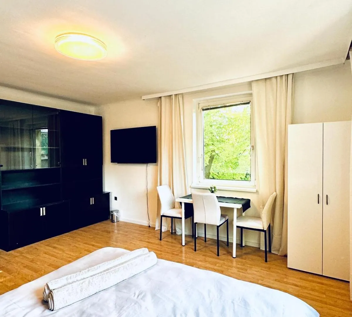 Spacious 6Br Shared Villa With Garden Near Danube For 16 Guests Vienna Apartment