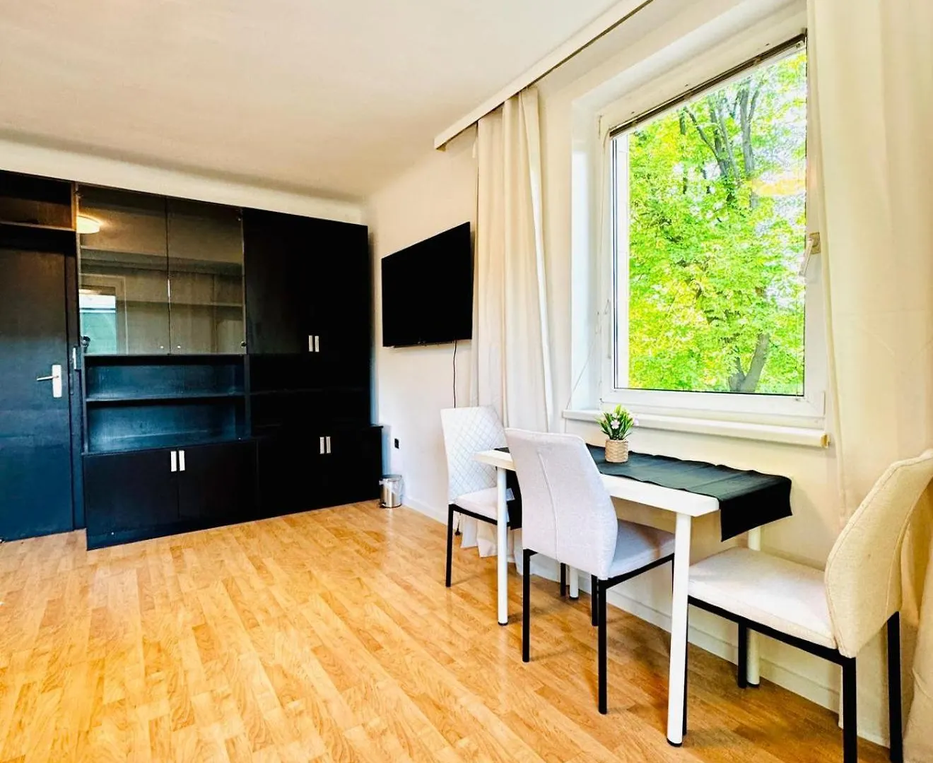 Apartment Spacious 6Br Shared Villa With Garden Near Danube For 16 Guests Vienna